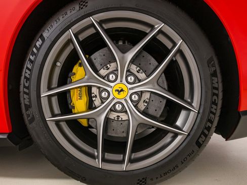 Used 2017 Ferrari F12 Berlinetta image 14