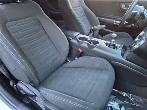 Used 2017 Ford Mustang GT RWD image 17