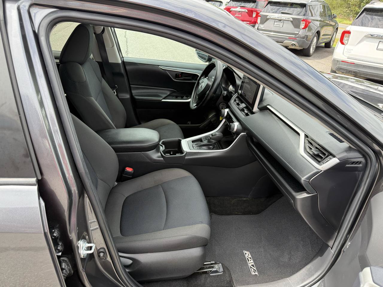 Used 2024 Toyota RAV4 LE FWD image 17