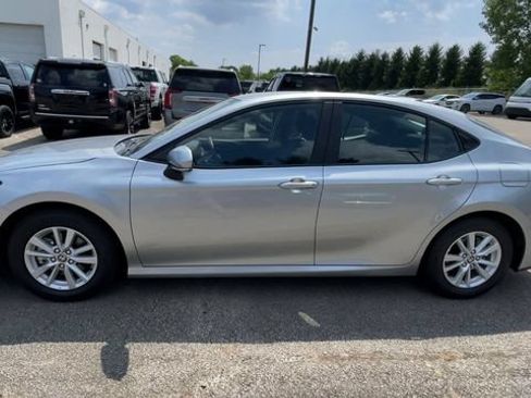 Used 2026 Toyota Camry LE w/ Convenience Package FWD image 7