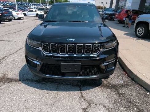 Used 2023 Jeep Grand Cherokee 4WD 4xe image 4