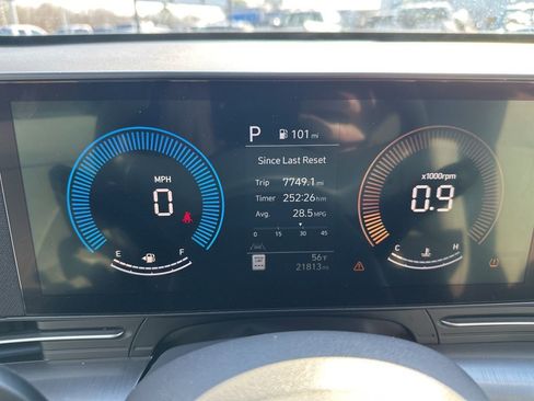 Used 2025 Hyundai Kona SEL image 21