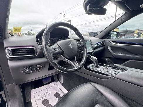 Used 2021 Maserati Levante AWD/4WD image 13