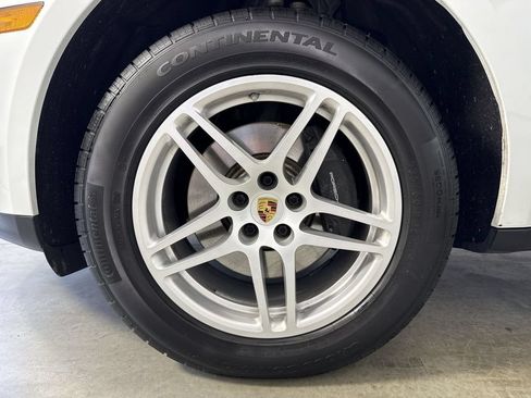 Certified 2020 Porsche Macan AWD/4WD image 13