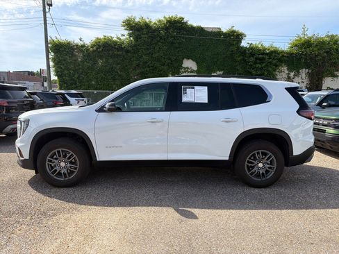 Used 2025 GMC Acadia Elevation FWD image 3