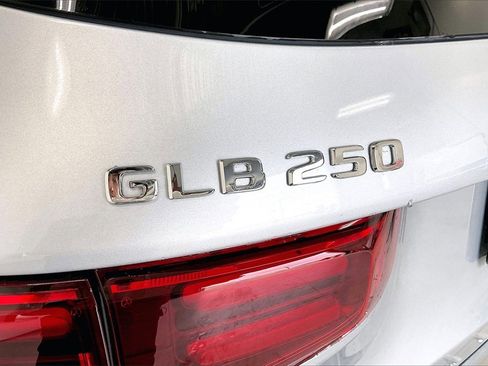 New 2026 Mercedes-Benz GLB 250 4MATIC image 15