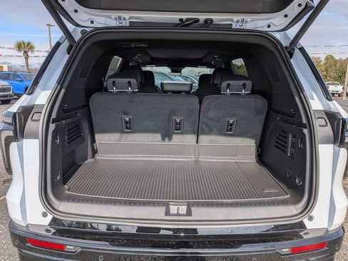 New 2026 Chevrolet Traverse High Country image 32