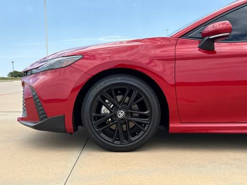 Used 2025 Toyota Camry SE FWD image 5