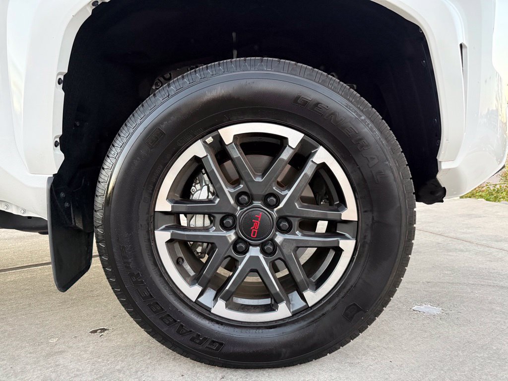 Used 2025 Toyota Tacoma TRD Sport w/ TRD Sport Premium Package AWD/4WD image 33