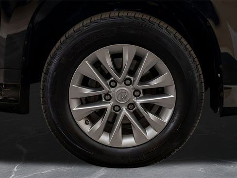 Used 2018 Lexus GX 460 image 46