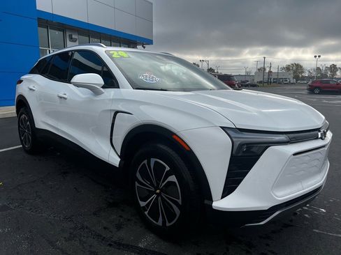 Used 2024 Chevrolet Blazer EV LT image 4