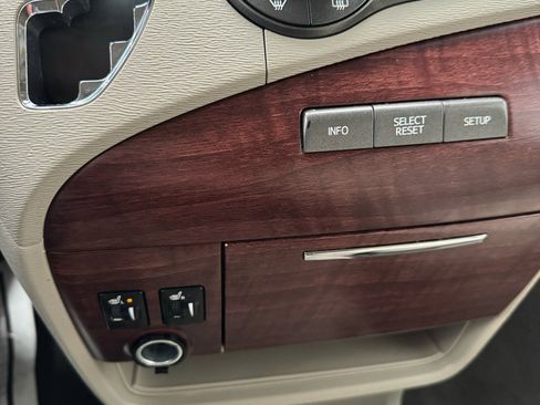 Used 2014 Toyota Sienna XLE image 20