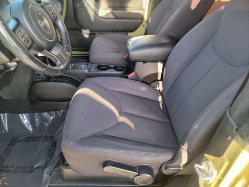 Used 2013 Jeep Wrangler Sport AWD/4WD image 20