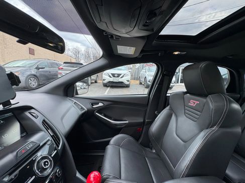 Used 2014 Ford Focus ST w/ Equipment Group 202A FWD image 23