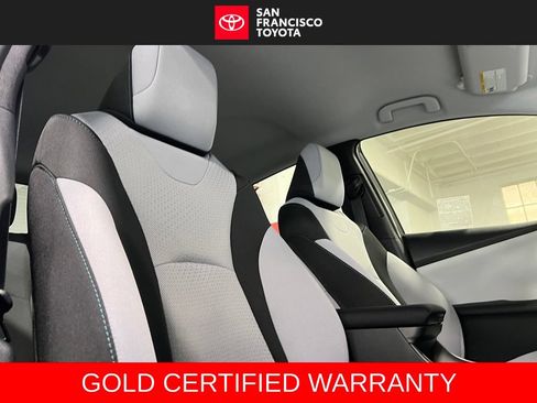 Certified 2022 Toyota Prius LE FWD image 19