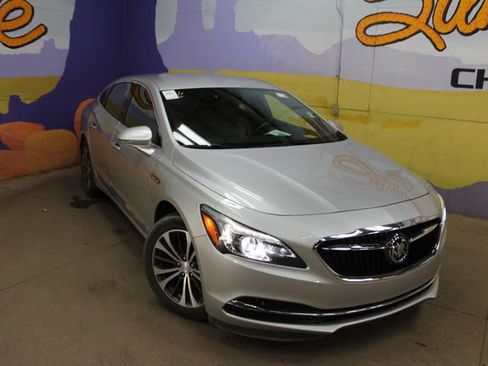 Used 2017 Buick LaCrosse Essence FWD image 2