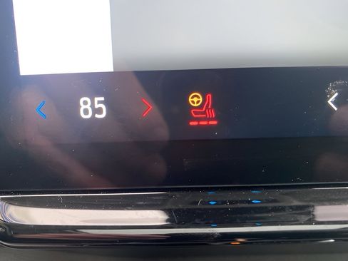 Certified 2025 Ford Expedition Max Platinum image 26