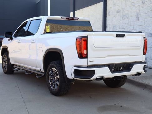 Used 2024 GMC Sierra 1500 AT4 w/ Technology Package AWD/4WD image 3