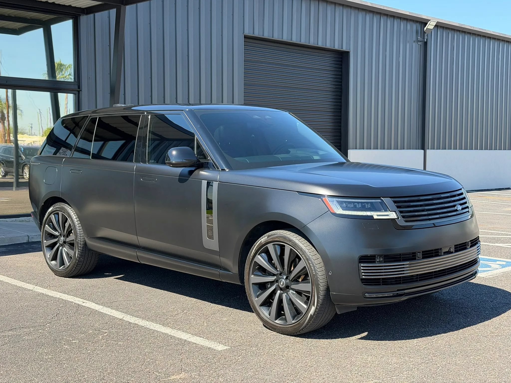 Used 2024 Land Rover Range Rover SV AWD/4WD image 13