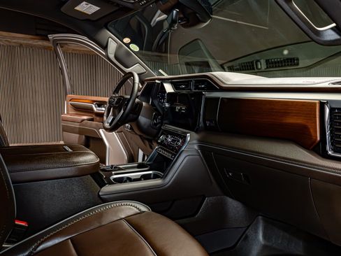 Used 2025 GMC Sierra 2500 Denali w/ Denali Reserve Package image 16