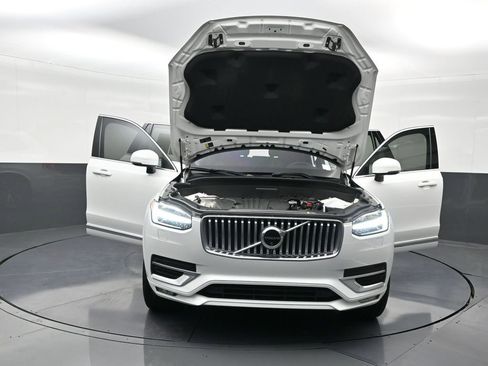 Certified 2024 Volvo XC90 B5 Plus image 41