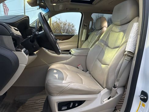 Used 2019 Cadillac Escalade Luxury image 35