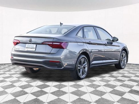 Used 2024 Volkswagen Jetta SE FWD image 11