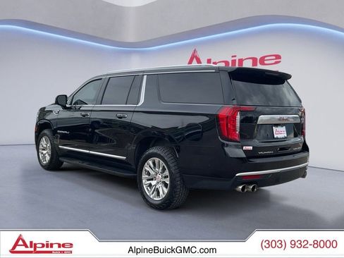 Used 2024 GMC Yukon XL Denali w/ Advanced Technology Package image 3