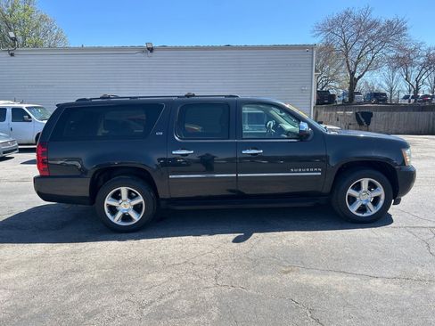Used 2011 Chevrolet Suburban LTZ image 5