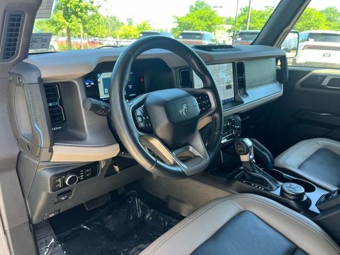 Certified 2024 Ford Bronco Wildtrak AWD/4WD image 25