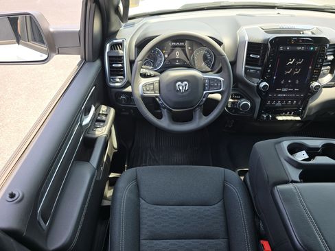 Used 2025 RAM 1500 Big Horn AWD/4WD image 34
