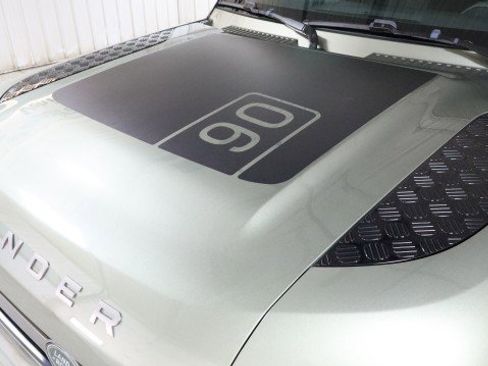 Used 2022 Land Rover Defender 90 X-Dynamic HSE image 33