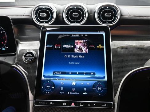 Used 2025 Mercedes-Benz GLC 300 image 11