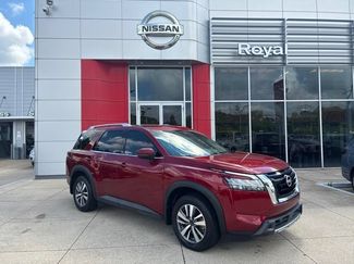 Used 2024 Nissan Pathfinder SL FWD video 1