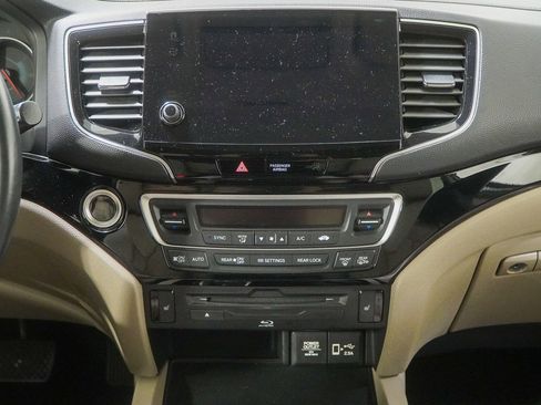 Used 2022 Honda Pilot Touring image 26