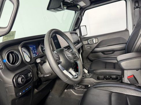 Used 2024 Jeep Wrangler High Altitude AWD/4WD image 26