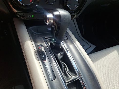 Used 2022 Honda HR-V LX image 14