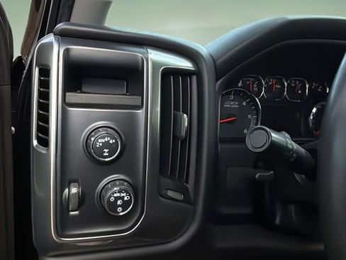 Used 2017 Chevrolet Silverado 1500 LT w/ All Star Edition AWD/4WD image 19