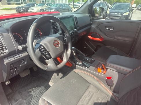 Used 2023 Nissan Frontier PRO-4X w/ Pro Convenience Package AWD/4WD image 11