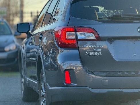 Used 2015 Subaru Outback 2.5i Limited image 9