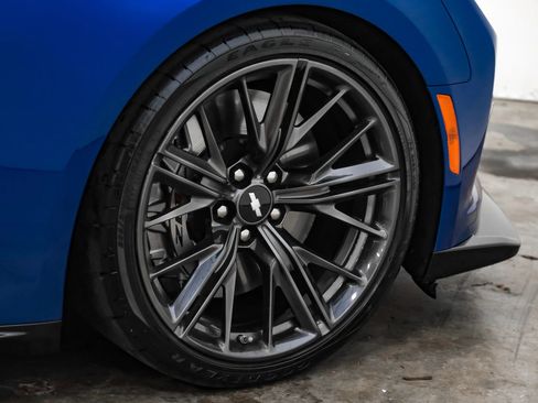 Used 2018 Chevrolet Camaro ZL1 image 38