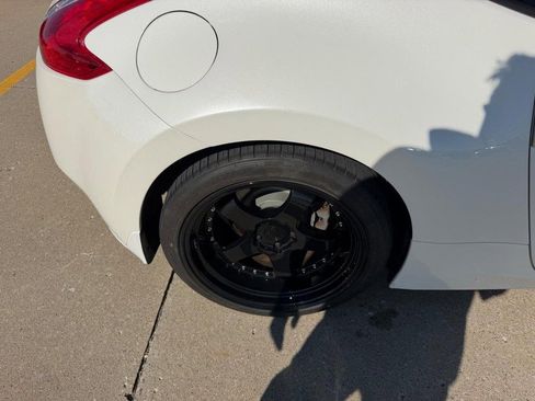Used 2014 Nissan 370Z Touring w/ Aerodynamics Package RWD image 5