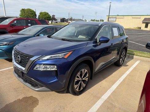 Used 2021 Nissan Rogue SV w/ Premium Package AWD/4WD image 1