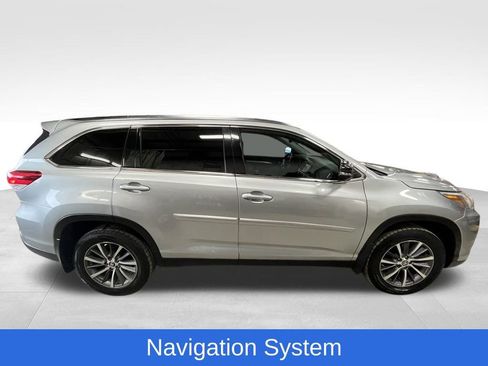Used 2019 Toyota Highlander XLE image 7
