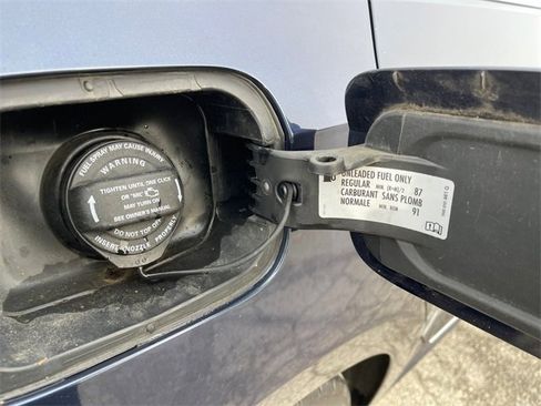 Used 2015 Volkswagen Passat 1.8T SE image 16