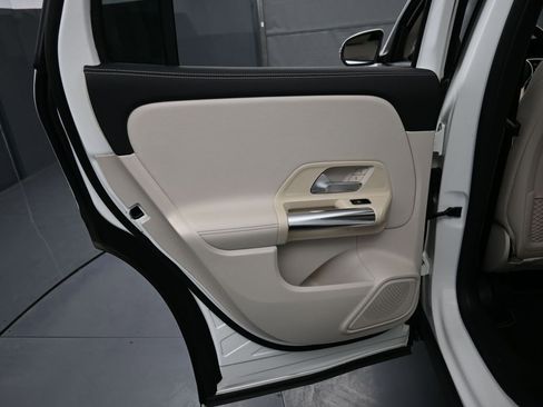 Used 2022 Mercedes-Benz GLA 250 4MATIC image 24