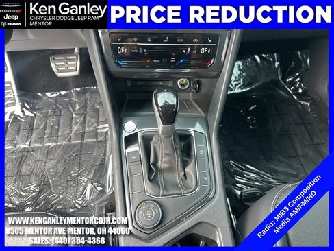 Used 2024 Volkswagen Tiguan SE R-Line AWD/4WD image 18