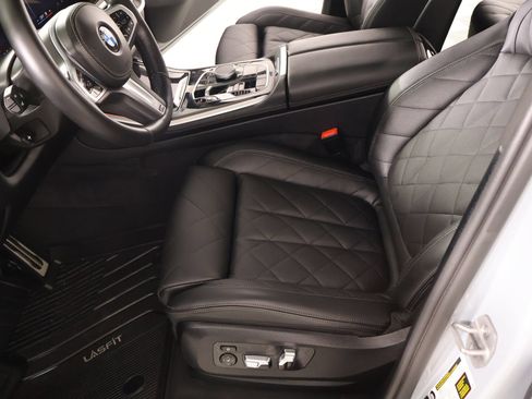 Used 2026 BMW X5 xDrive40i w/ M Sport Package AWD/4WD image 12