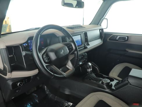 Certified 2023 Ford Bronco Big Bend w/ Sasquatch Package image 25