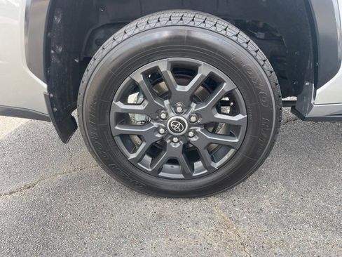 Used 2023 Toyota Sequoia Platinum image 4